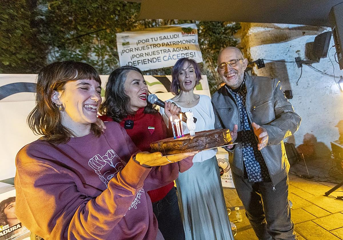 Fotos | Unidas por Extremadura arranca la campaña en Cáceres