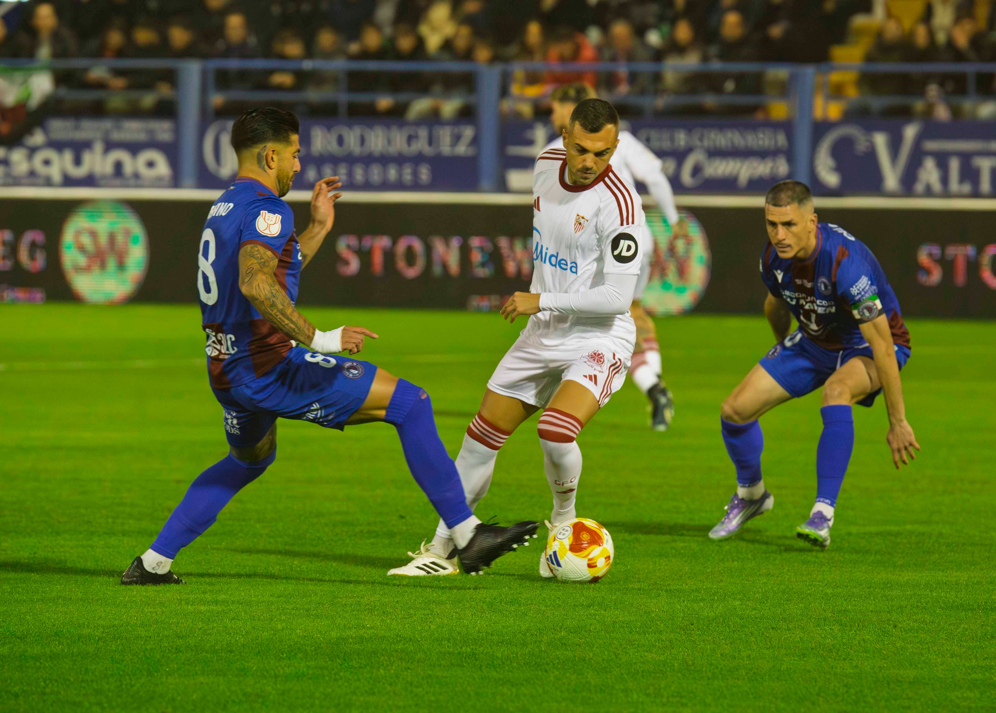 Fotos | Las mejores imágenes del partido Extremadura-Sevilla