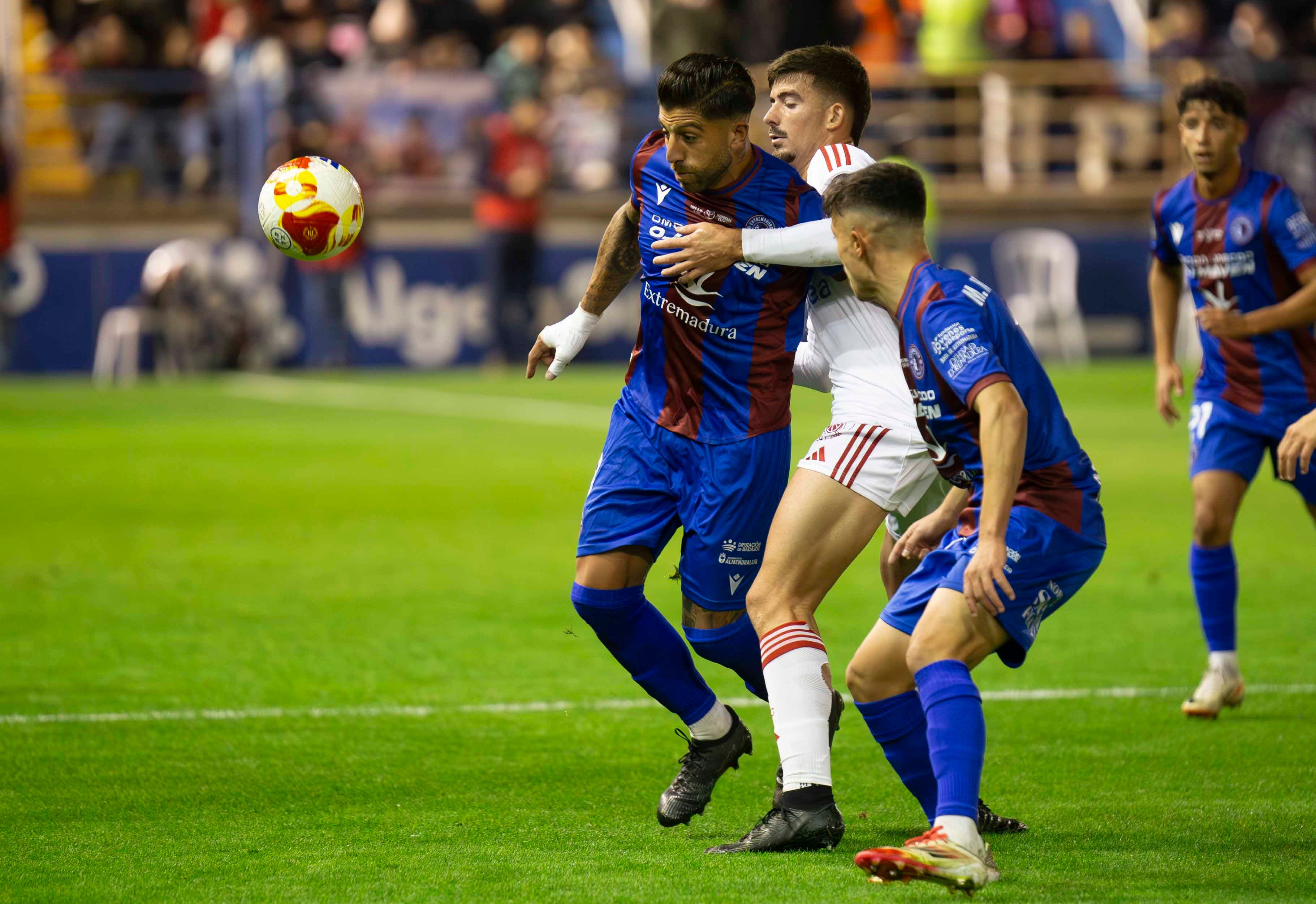 Fotos | Las mejores imágenes del partido Extremadura-Sevilla