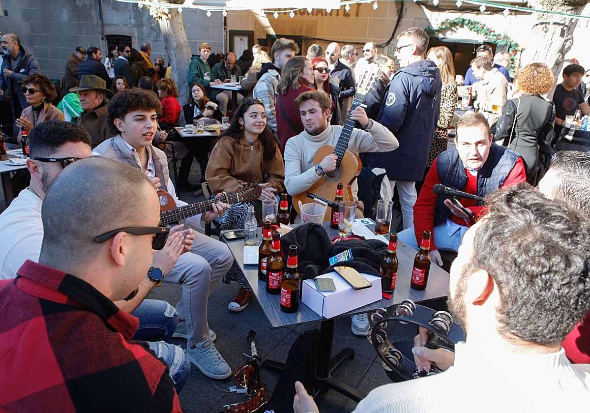 Cañas de Nochebuena de 2024 en la plaza de San Juan de Cáceres.