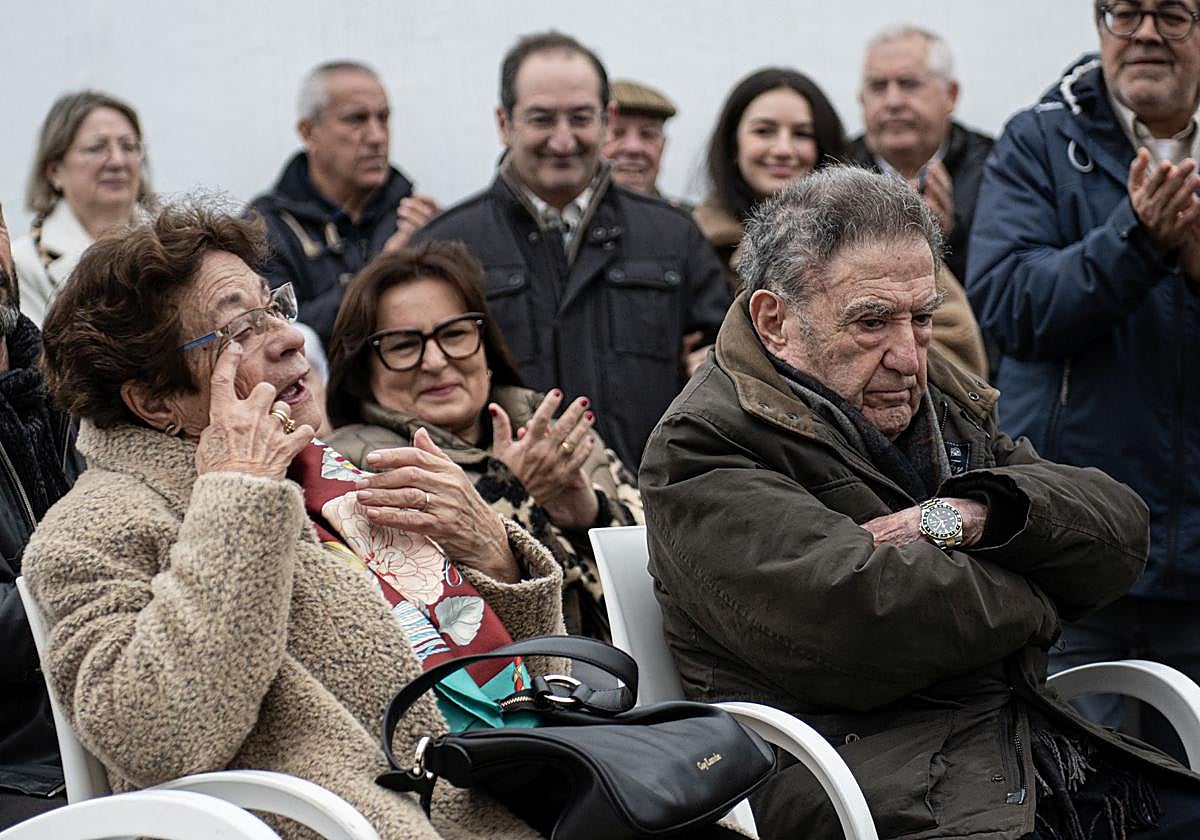 Jerez de los Caballeros emociona a Alfonso Gallardo en la inauguración de la calle con su nombre.