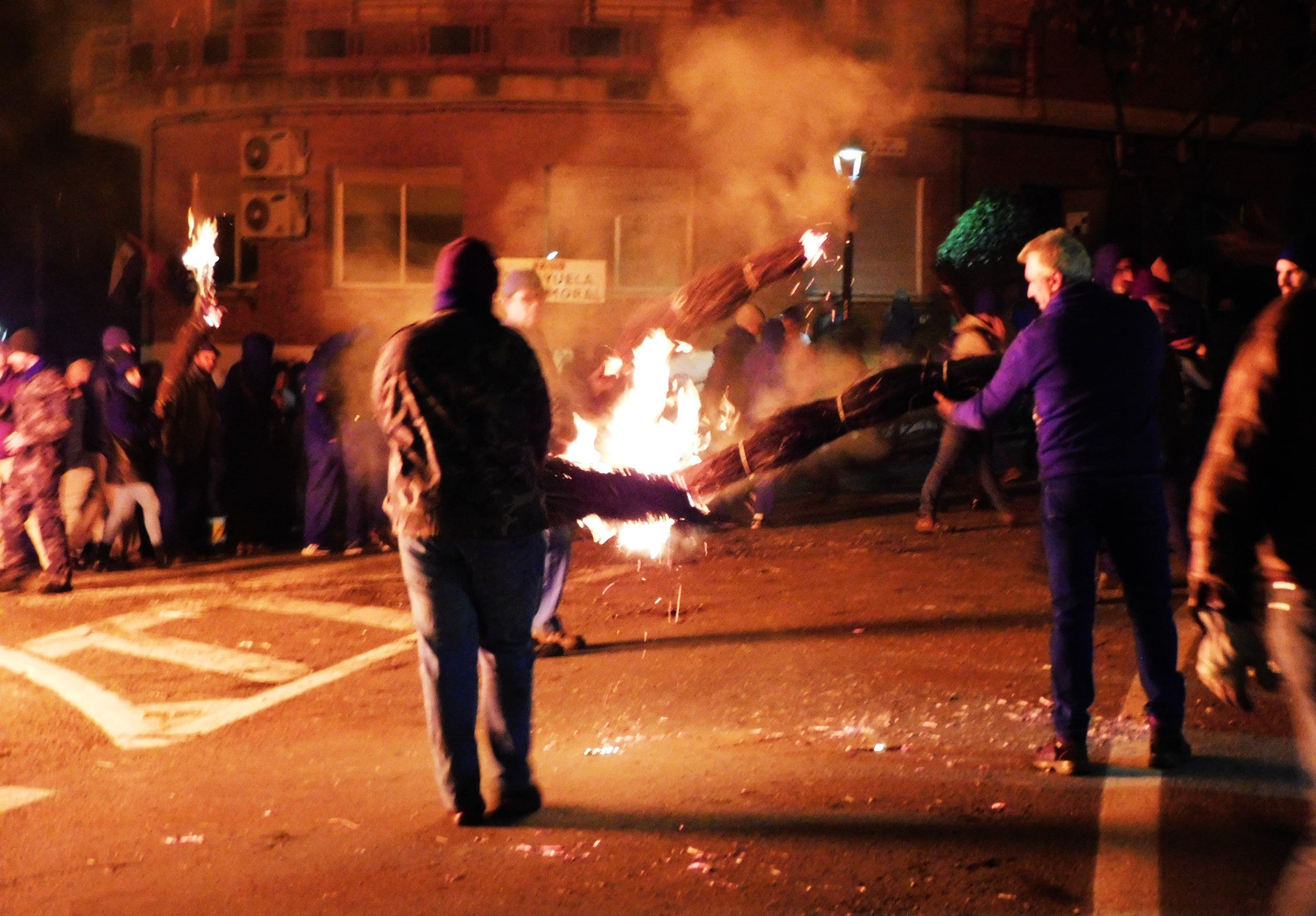 Así se vivió la fiesta de Los Escobazos en Jarandilla de la Vera