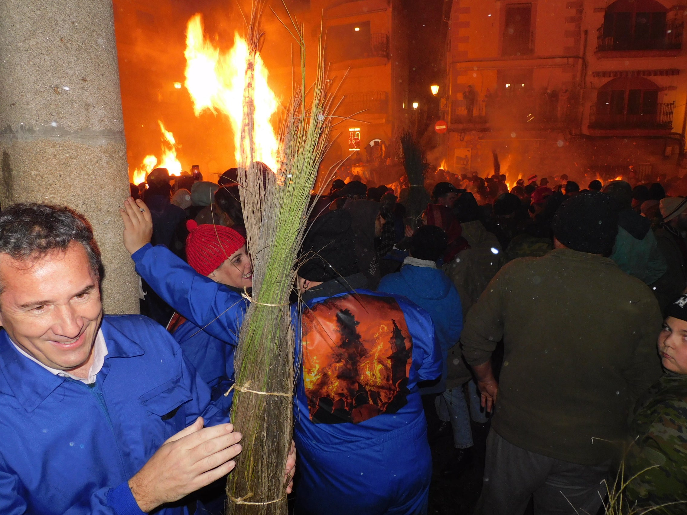 Así se vivió la fiesta de Los Escobazos en Jarandilla de la Vera