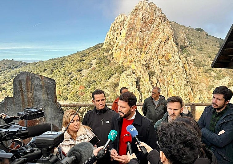 El PSOE propone rehabilitar las «joyas de la corona» del patrimonio rural para dinamizar el turismo