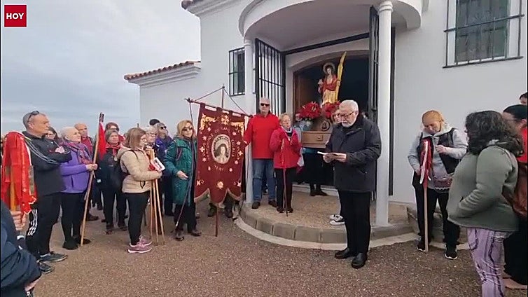 Medio millar de peregrinos renuevan su fe en Santa Eulalia