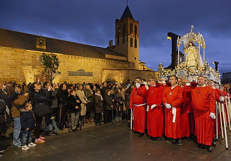 Una procesión para esquivar las lluvias de la Mártir