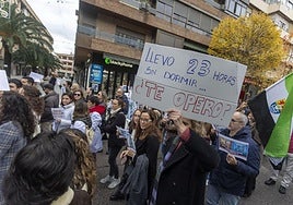 La manifestación de los médicos en Extremadura, en imágenes