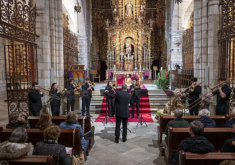 Trombones en la Catedral, coros infantiles y recetas del clan Dominguín