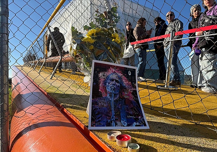 Plasencia rinde tributo a su hijo más ilustre, Roberto Iniesta