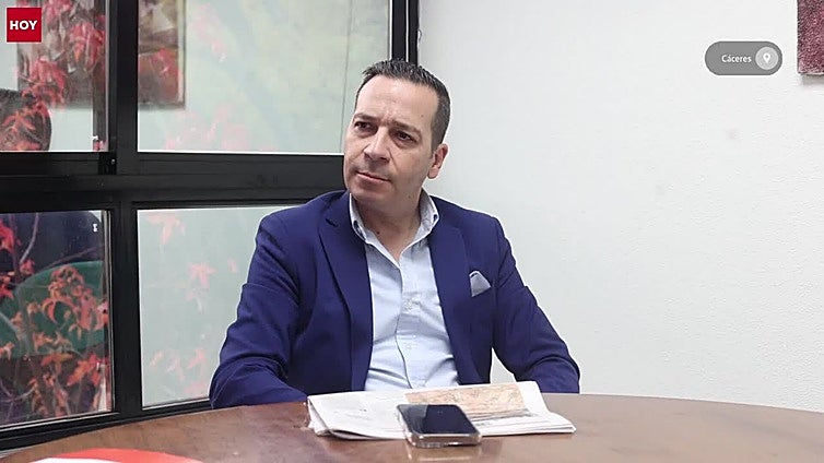 Óscar Fernández Calle: «No habrá acuerdo con Guardiola solo para que siga cobrando el sueldo de presidenta»