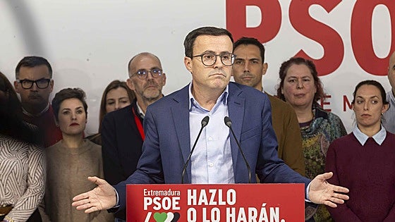 Gallardo pospone una posible dimisión hasta analizar «en frío» el batacazo histórico del PSOE extremeño