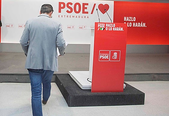 El PSOE abre las quinielas para buscar relevo a Gallardo
