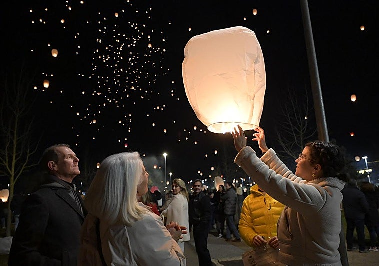 La suelta de farolillos de Badajoz se retrasa al domingo por motivos meteorológicos