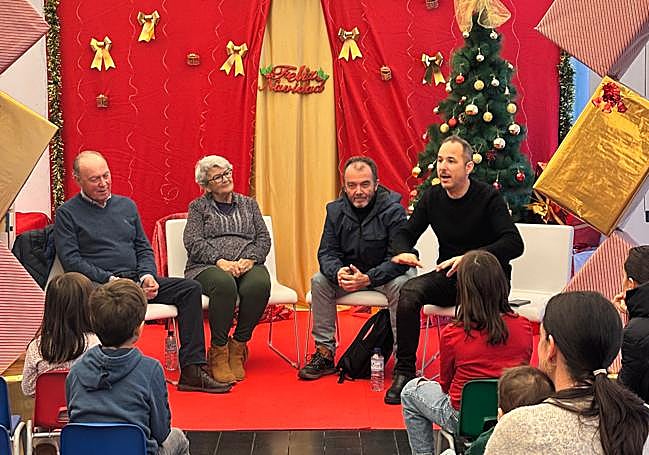 Encuentro en la biblioteca de Santa Ana.
