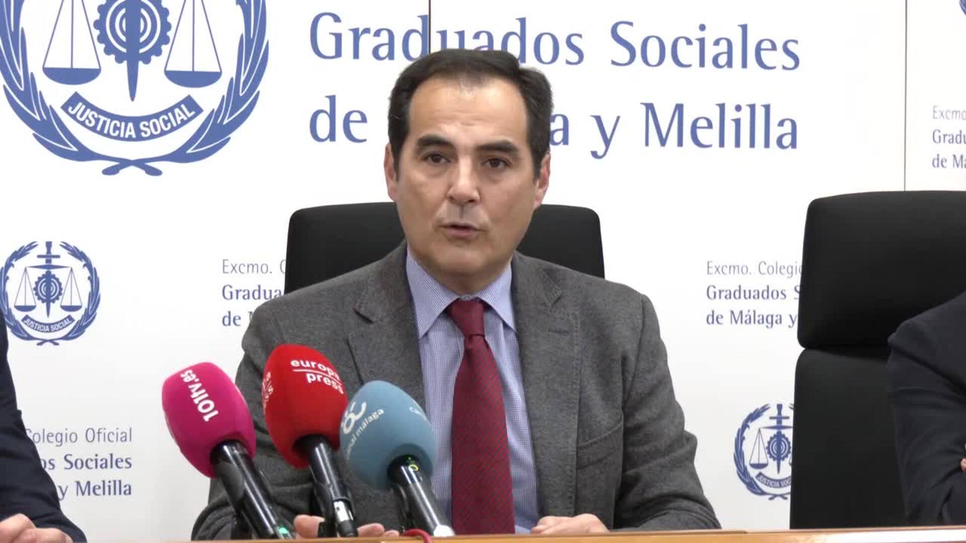 La Junta pone en marcha la mediación laboral en Málaga con un convenio con graduados sociales