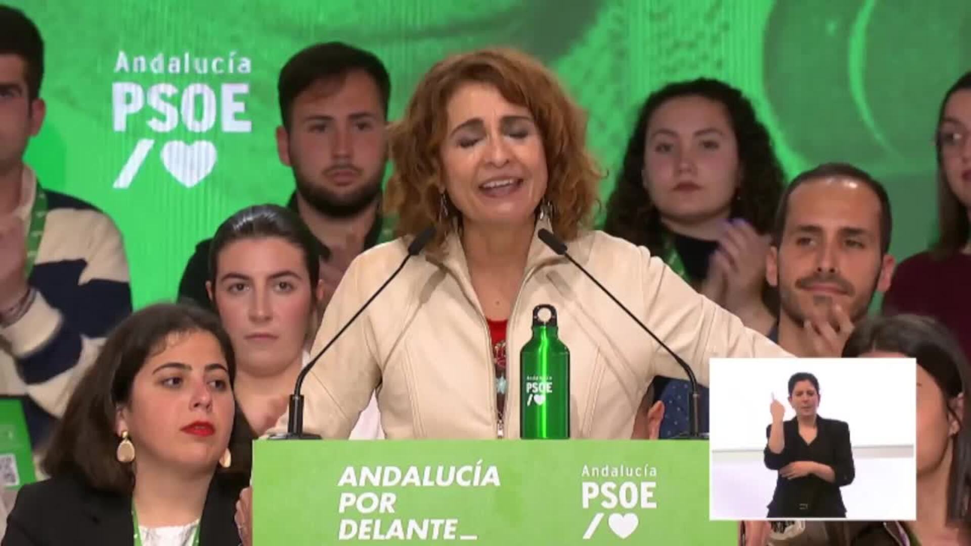 Montero promete "andalucismo de izquierdas" y nombra a Escuredo presidente de honor del PSOE-A