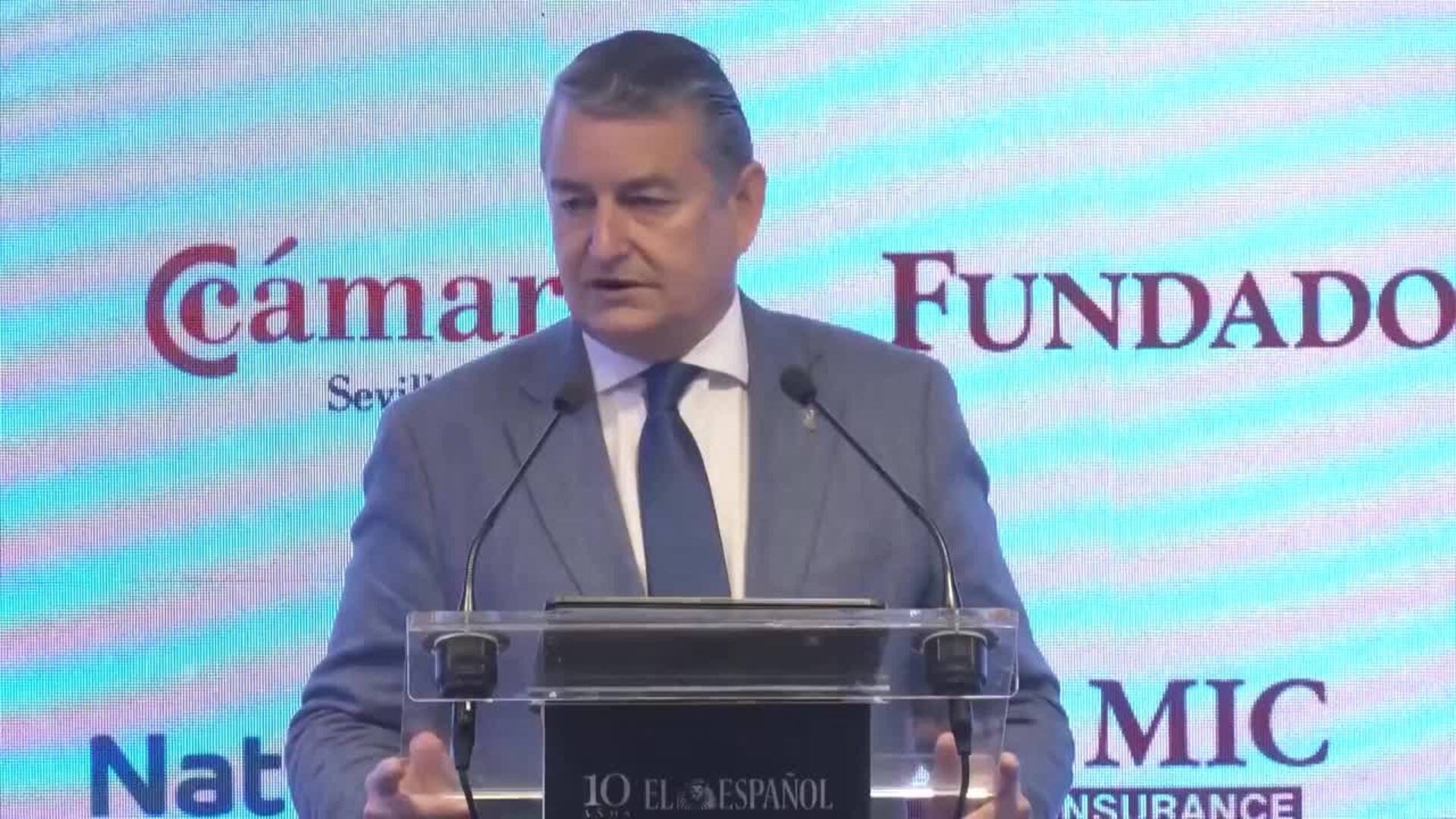 Sanz defiende que "Andalucía es una comunidad que no tiene techo ni complejos"