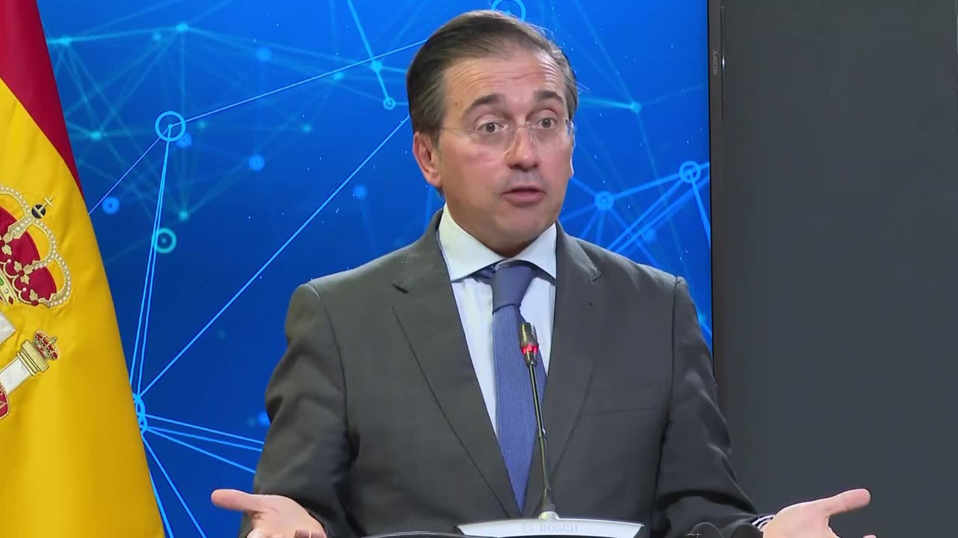 Albares: "Los objetivos inmediatos en Oriente Medio son parar la ofensiva de Israel"