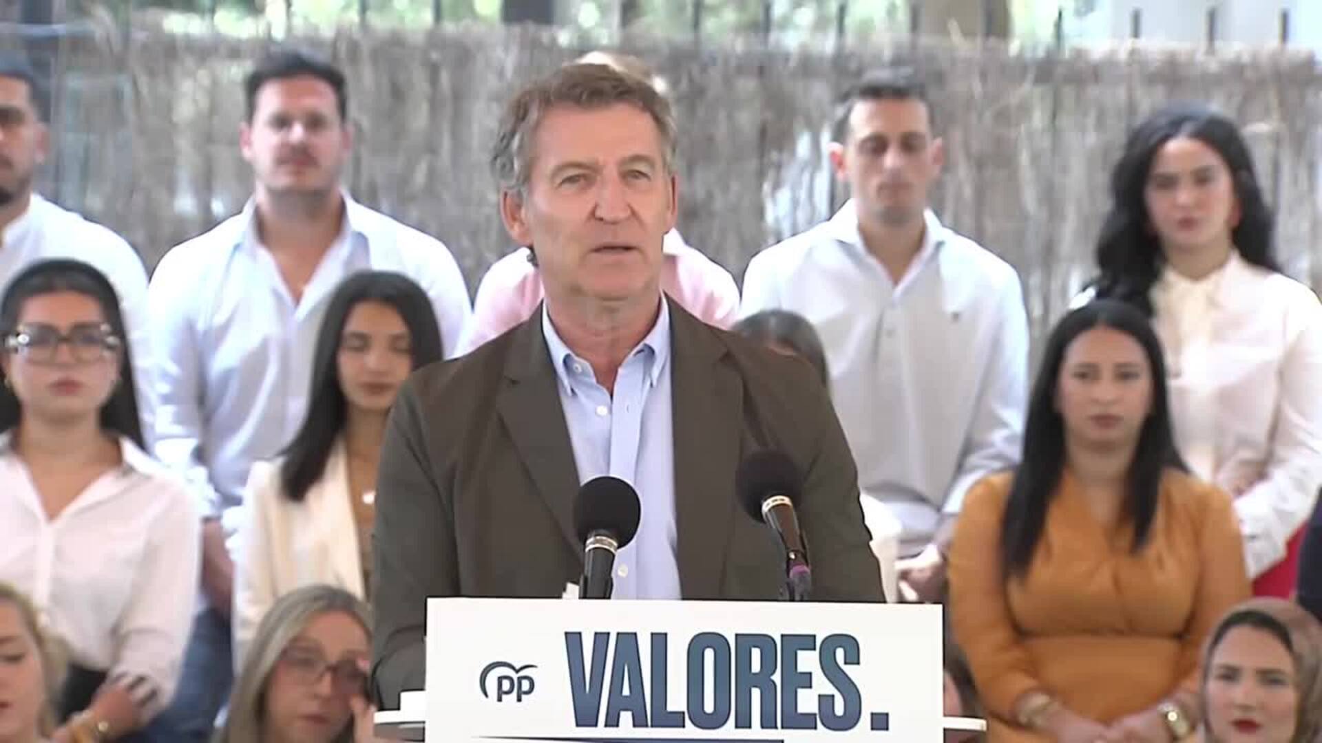 Feijóo se presenta como "alternativa" ante la "degradación del Gobierno" y los "espectáculos"