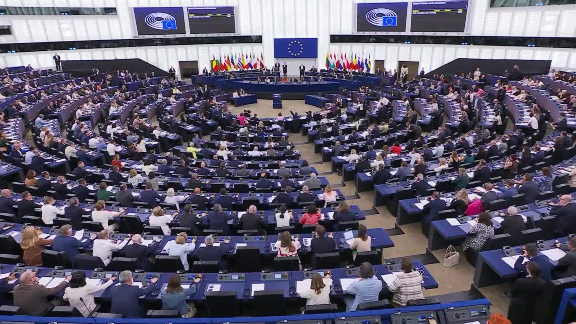 Von der Leyen supera la moción de censura de eurodiputados de ultraderecha