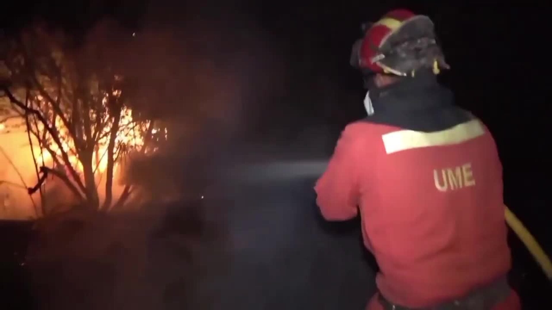 La UME sigue desplegada en el incendio de Méntrida (Toledo) con 123 militares y 42 vehículos