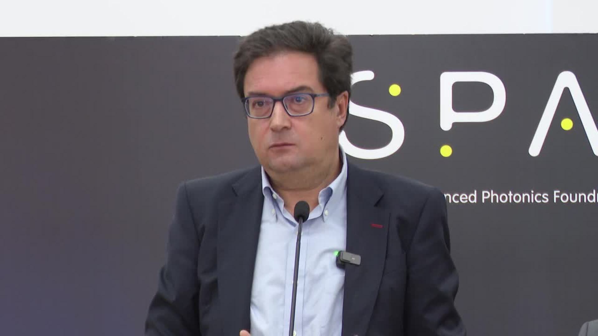 López le desea "buenas vacaciones" a Feijóo: "Espero que este año no se vaya con el narco"