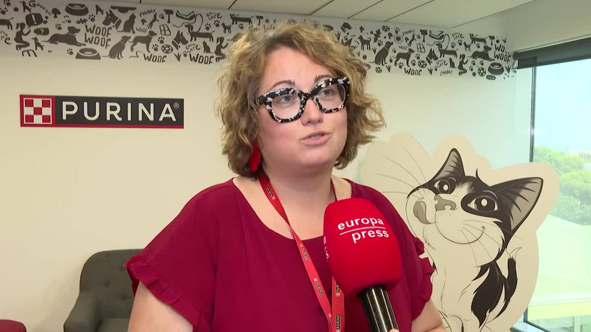 La veterinaria Sònia Sáez desmiente que el pelo del gato sea la causa de las alergias al animal