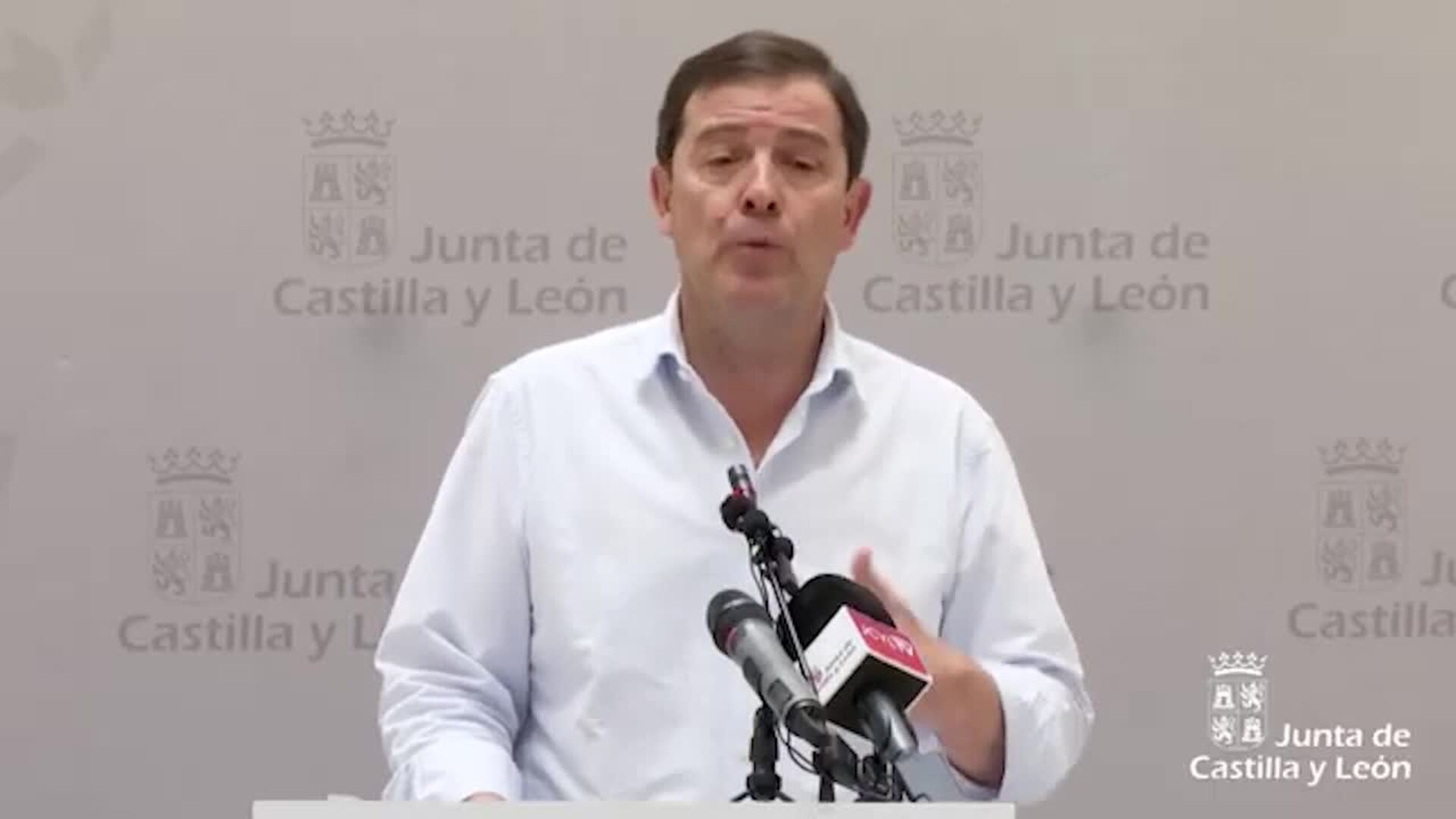 Mañueco culpa a Puente de frivolizar con el sufrimiento de los incendios
