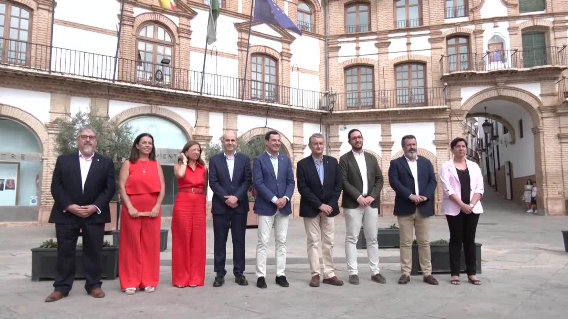 Moreno destaca cooperación con municipios para la "transformación de Andalucía"