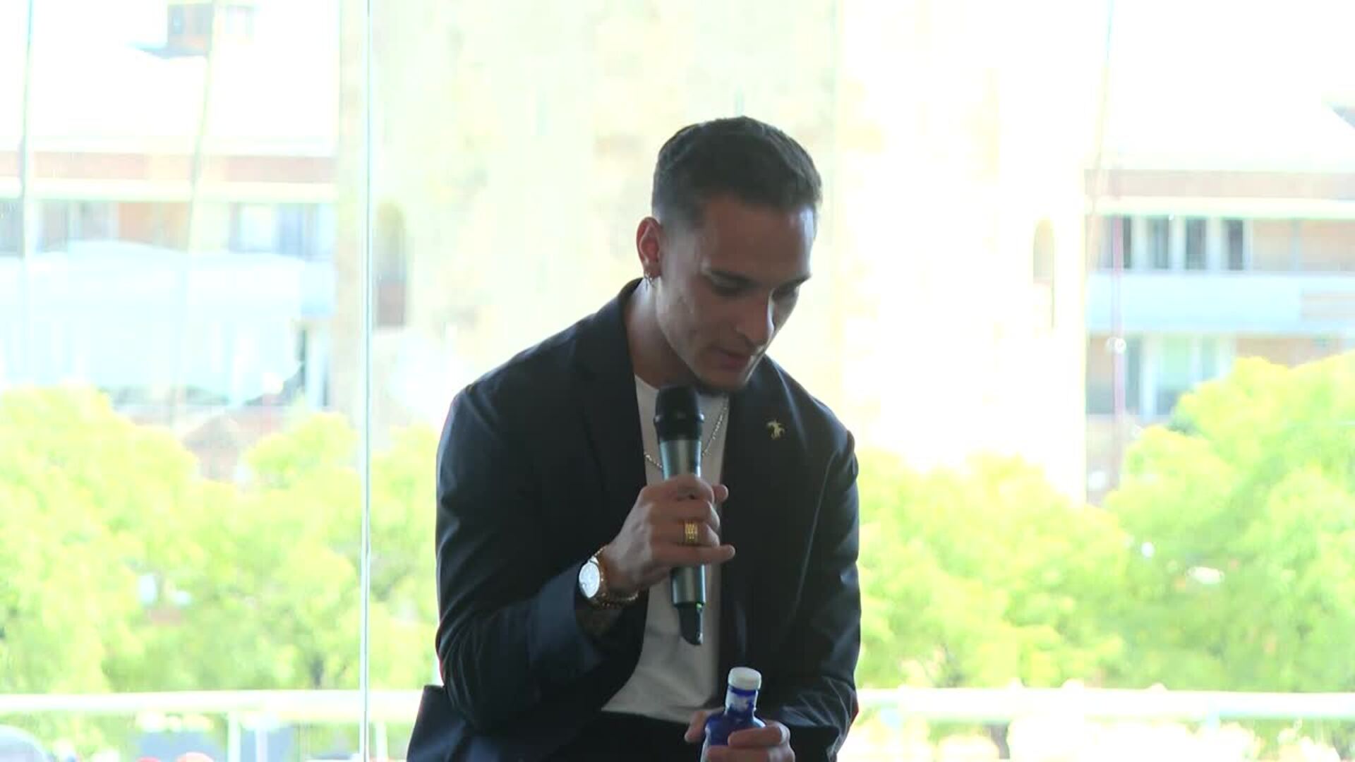 Antony: "Mi única opción fue el Betis, lloré de felicidad"