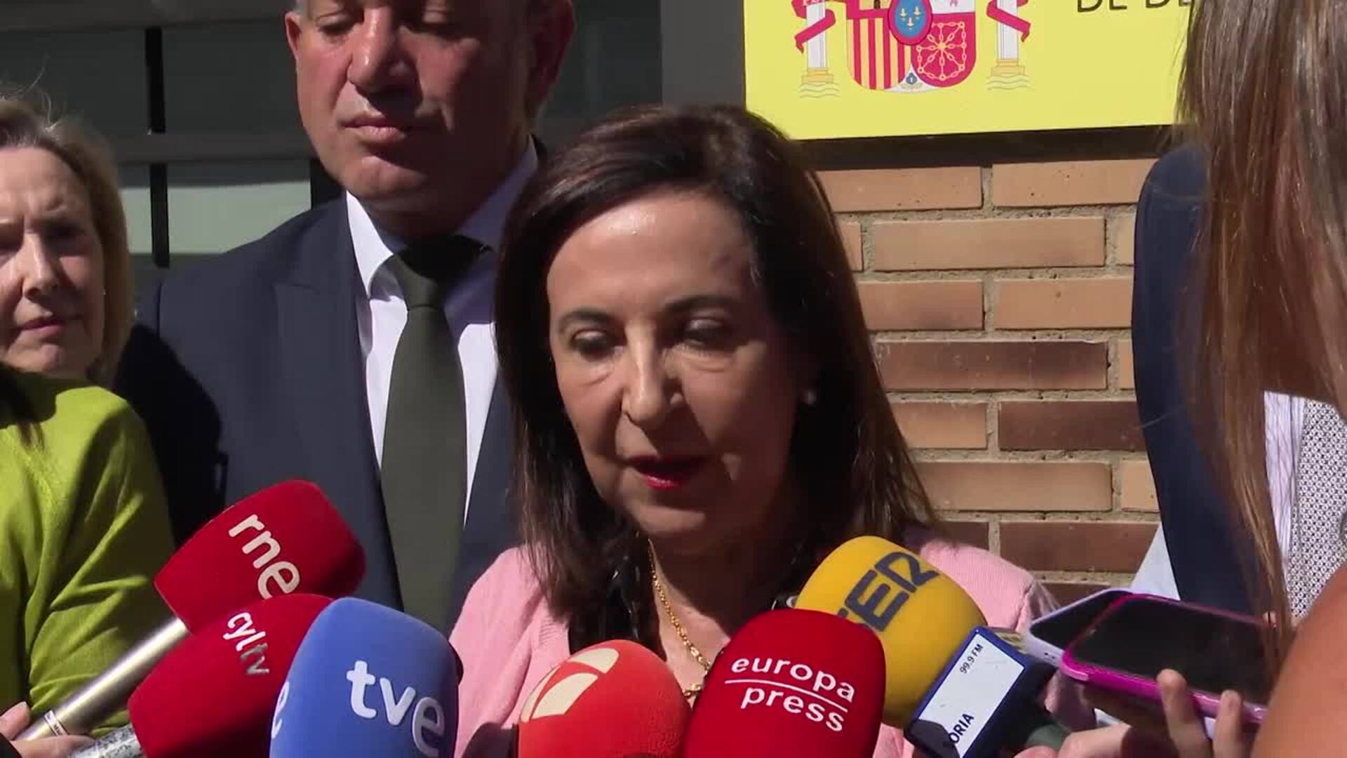 La ministra de Defensa garantiza que los Presupuestos "se van a presentar"