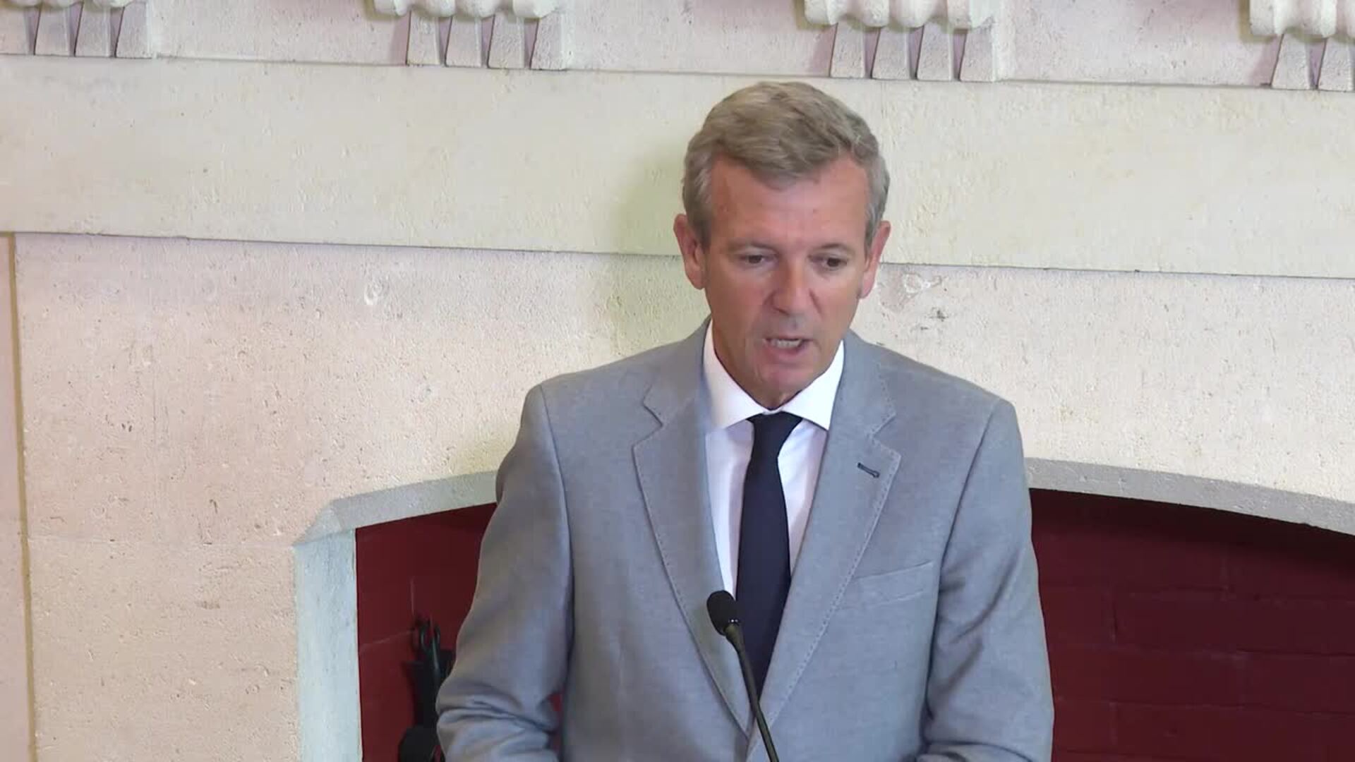 Rueda rechaza las "recentralizaciones" y cambios de políticas "ignorando a los territorios"