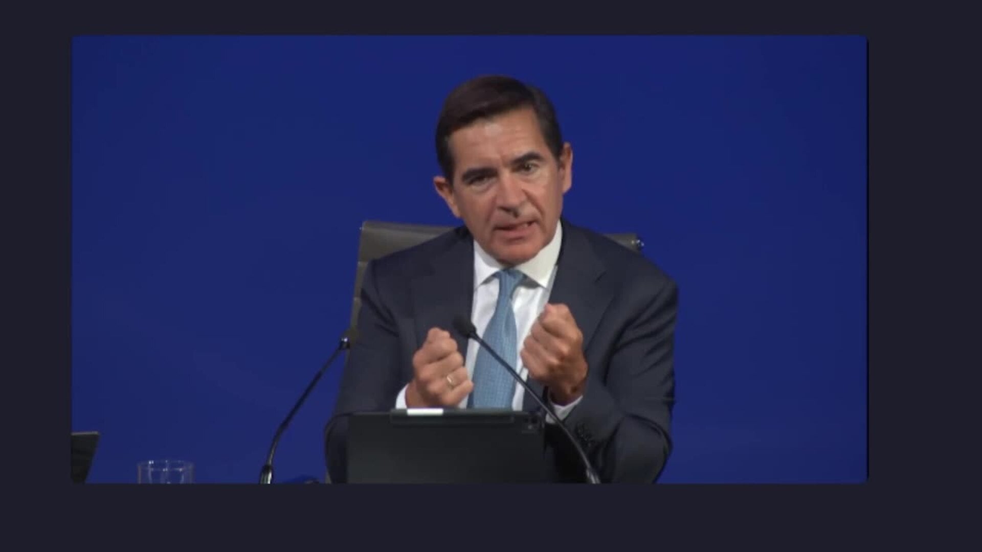 BBVA insiste en que la oferta sobre Sabadell es "muy atractiva" y no ve motivos para cambiarla