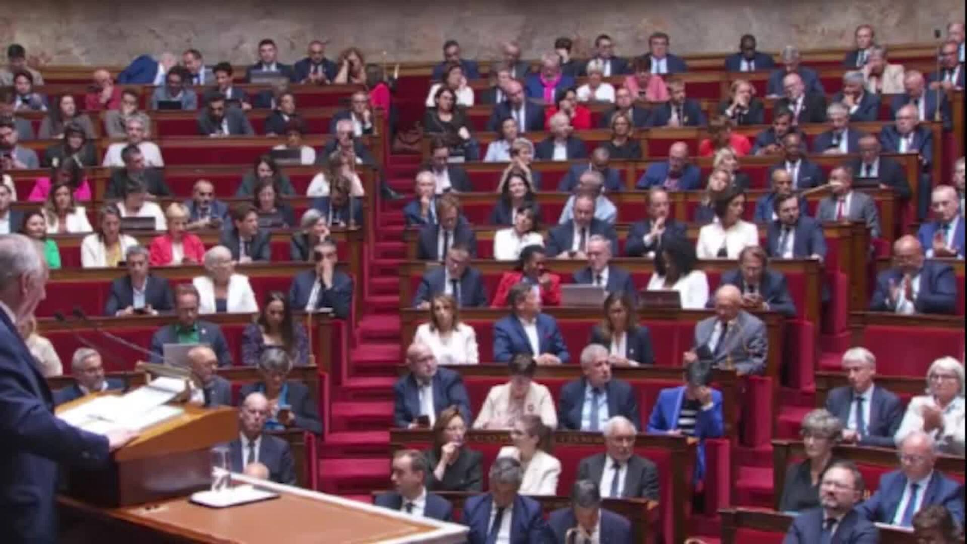 Bayrou formaliza su dimisión ante Macron, que debe ahora nombrar sustituto