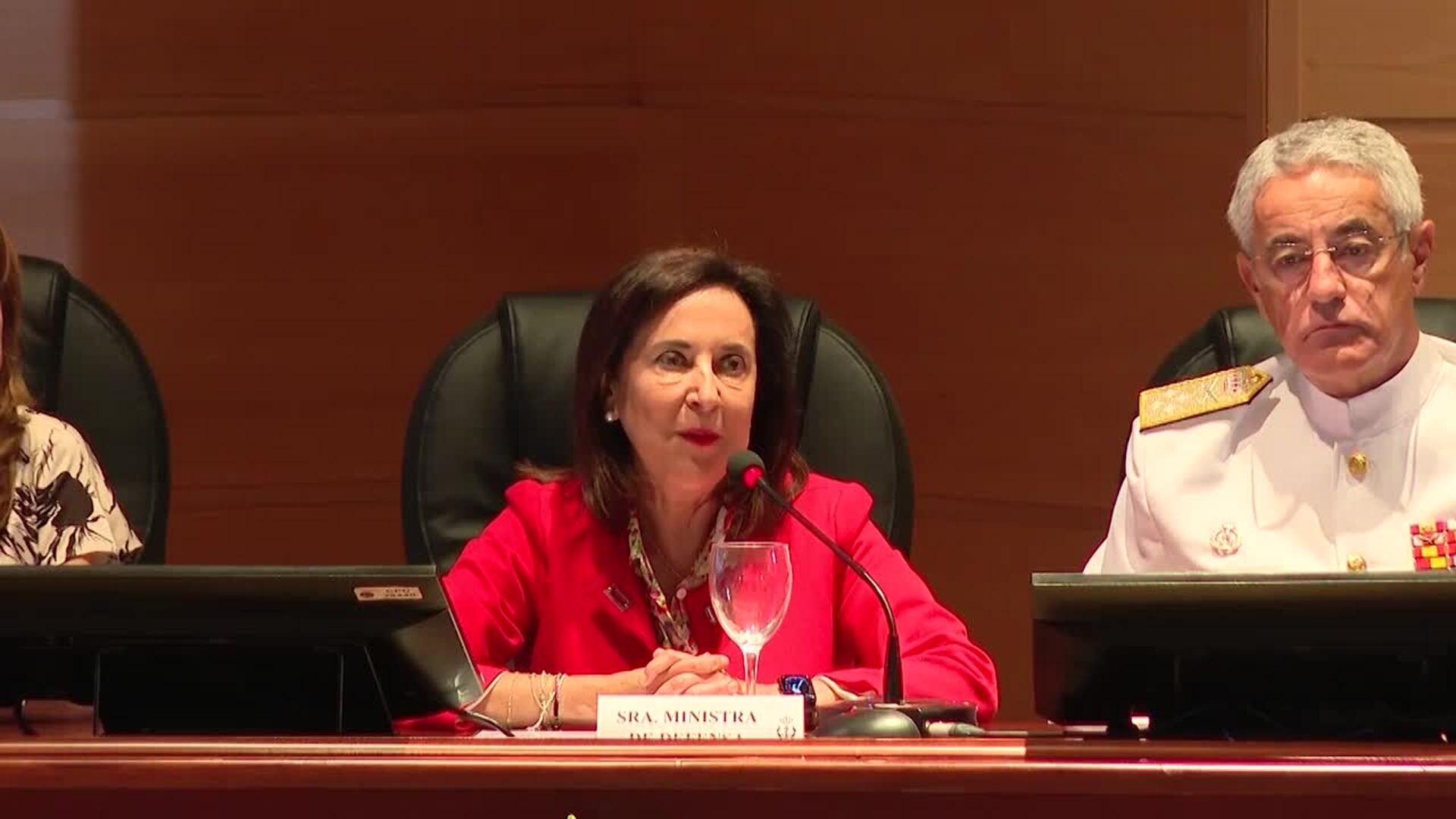 Robles destaca el "compromiso" de las Fuerzas Armadas con organismos internacionales