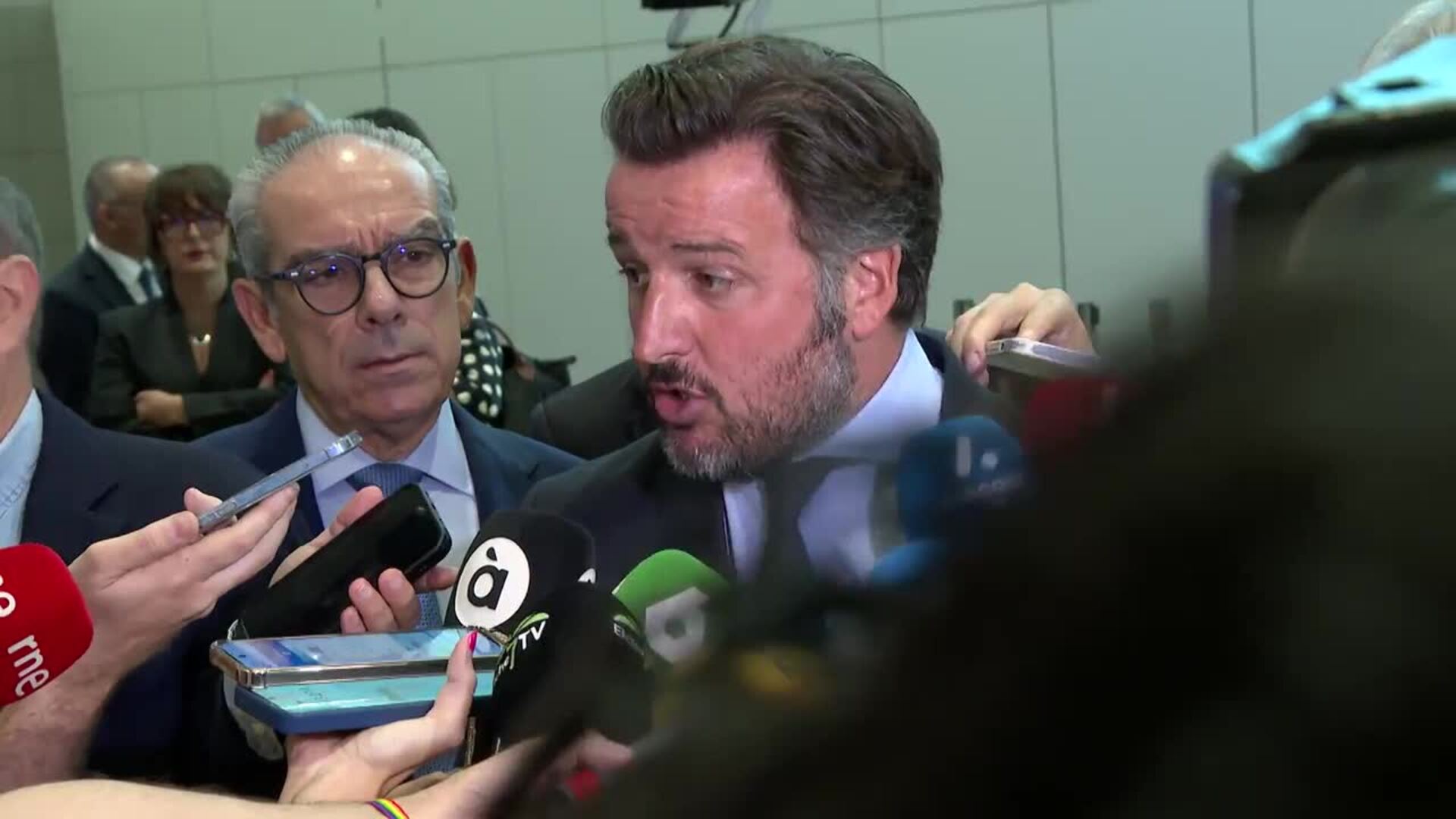 El alcalde de Elche pide una reunión con Puente para conectar el aeropuerto con el ferrocarril