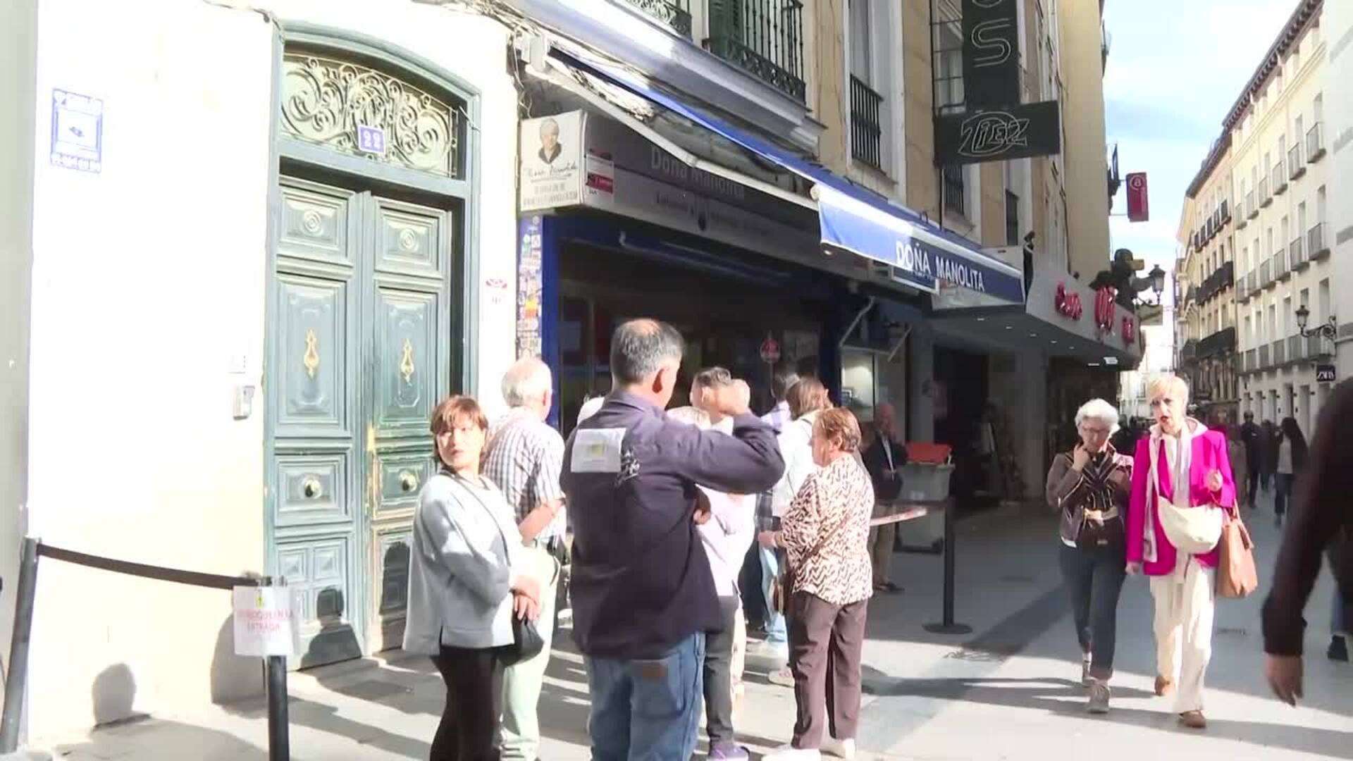 Doña Manolita se llena de gente en septiembre para comprar lotería de Navidad