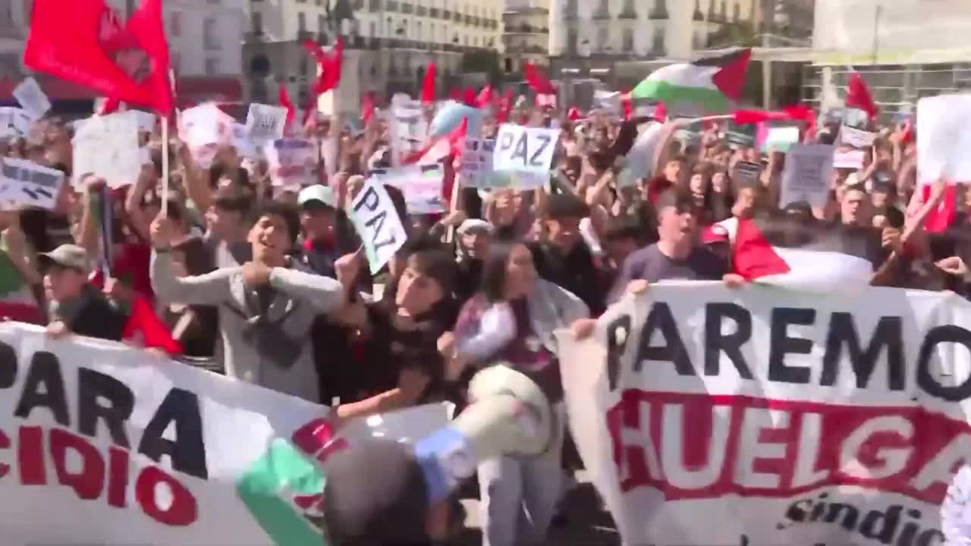 Estudiantes se manifiestan en apoyo a Palestina y piden "actos" al Gobierno
