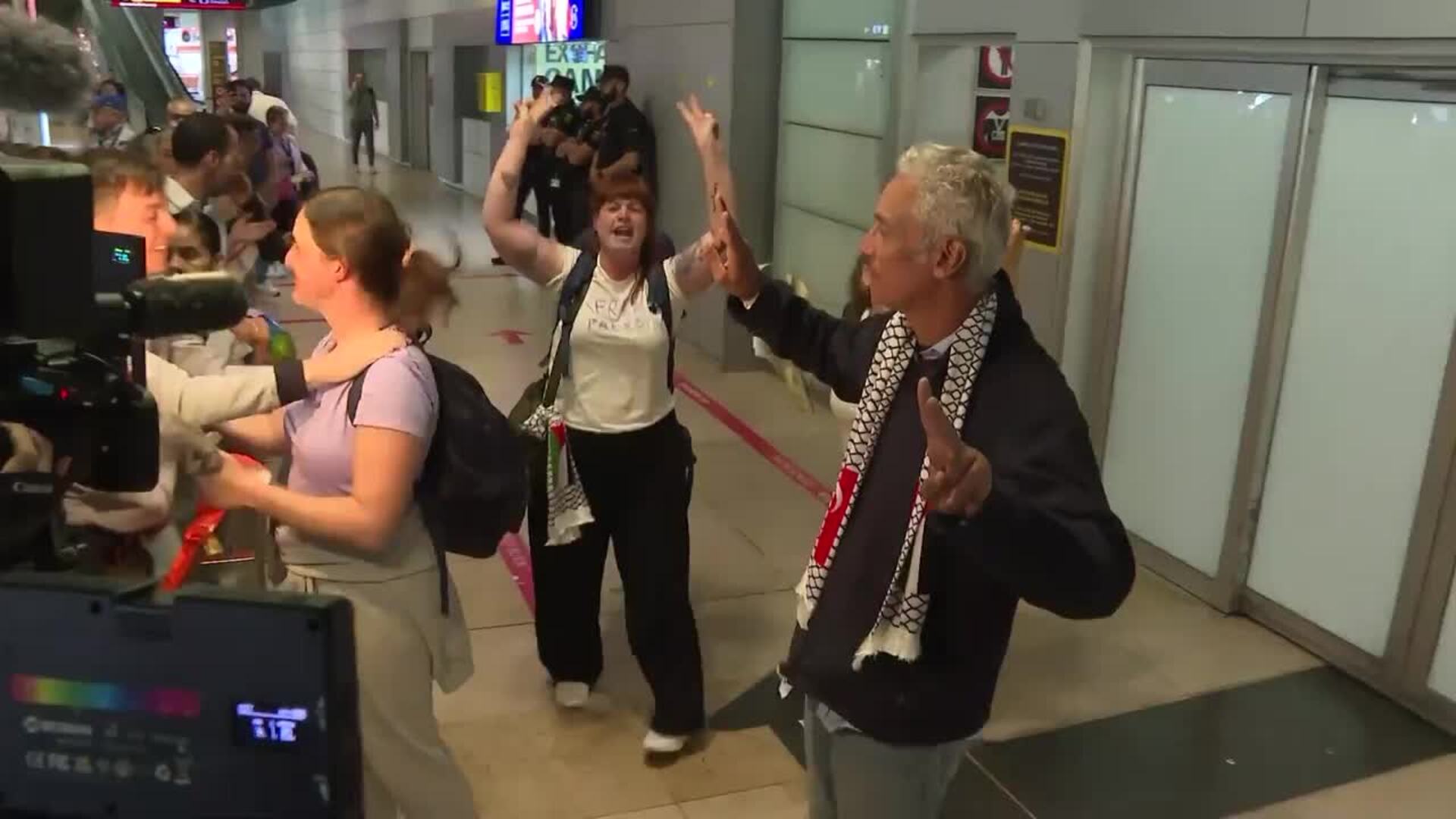 Rumbo a Gaza recibe a los españoles de la segunda flotilla y desconoce la llegada de Reyes Rigo