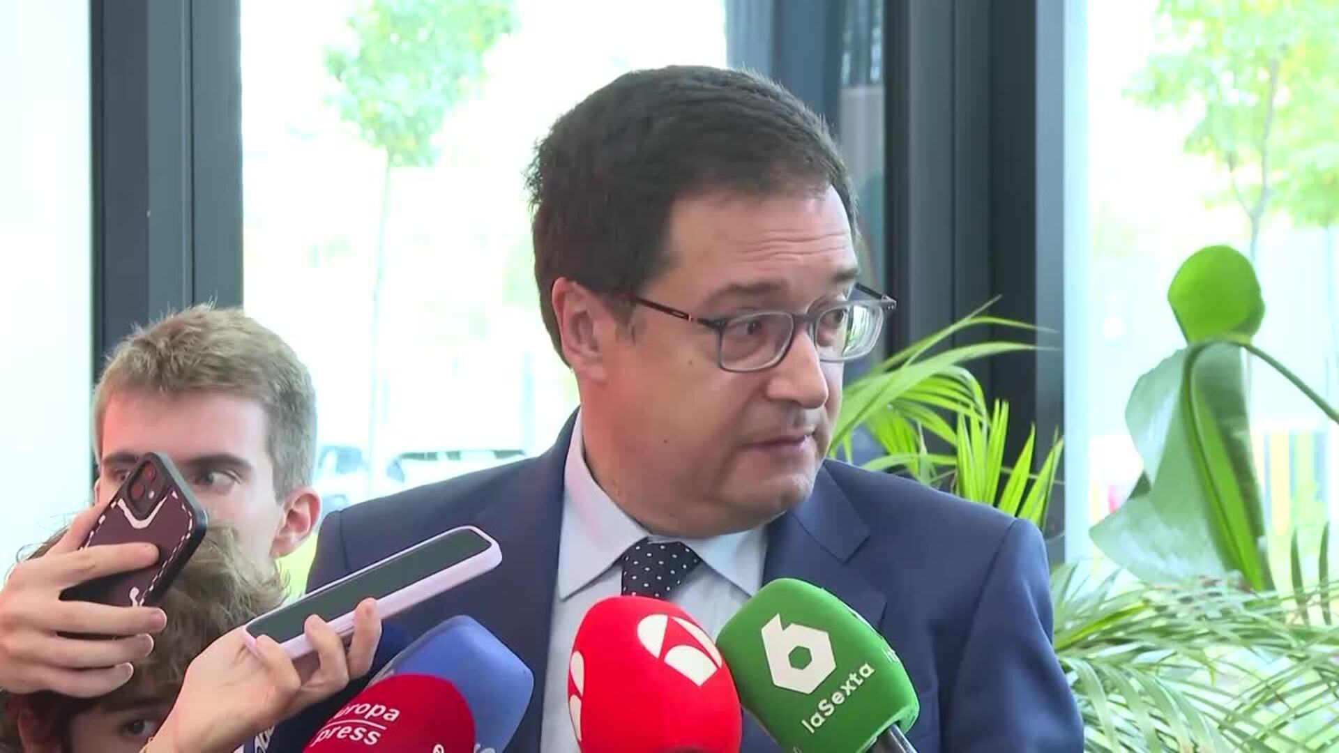 Óscar López lamenta los abucheos a Sánchez el 12O