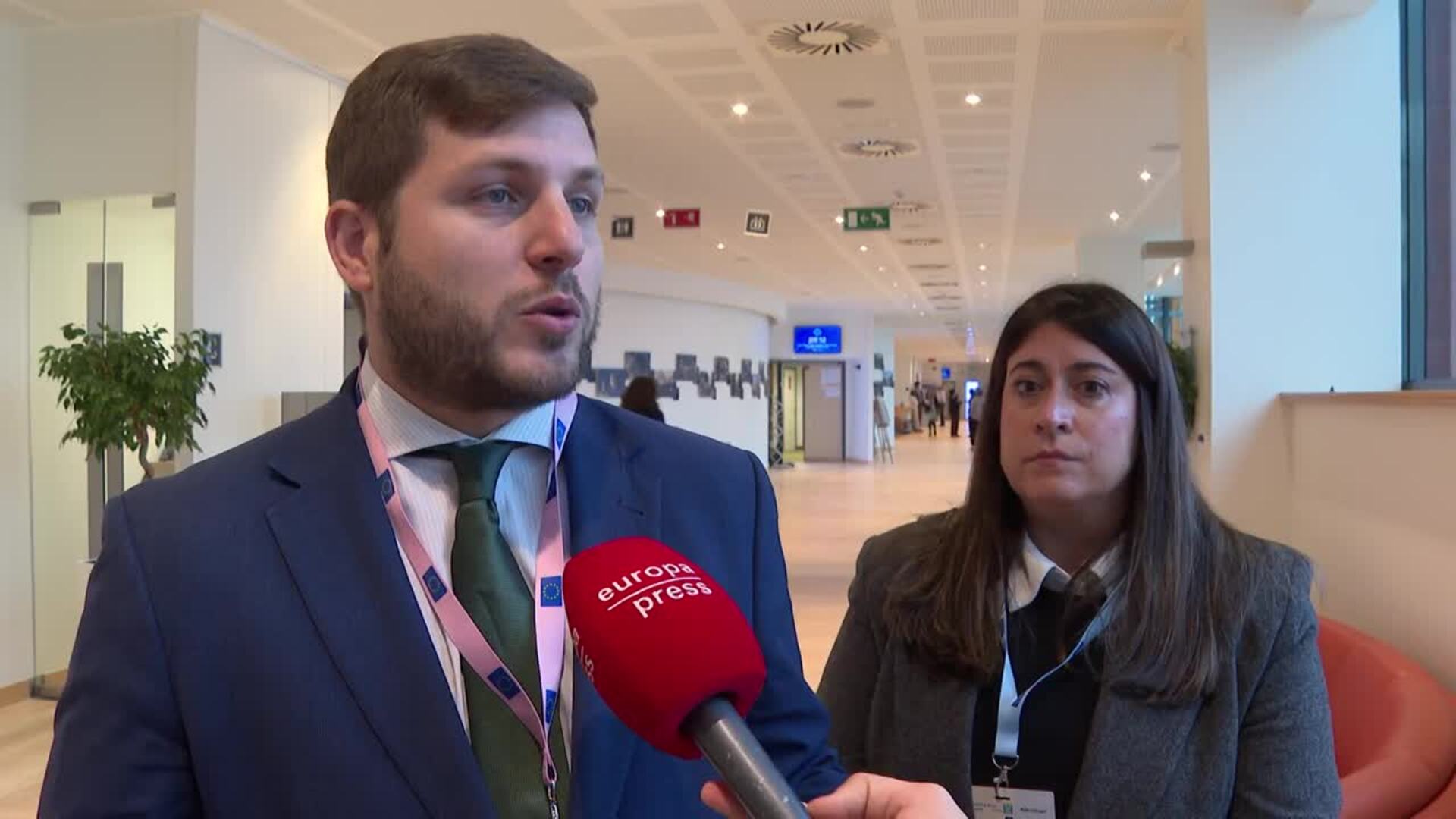 Hernando expone en Bruselas las políticas de vivienda y transporte en el medio rural