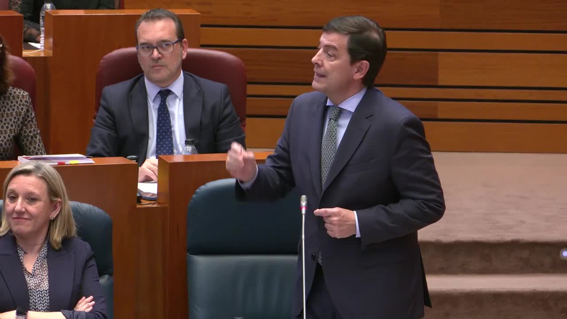 Hierro aclara a Mañueco que Vox no está para mantener los "derechos de pernada" del PP