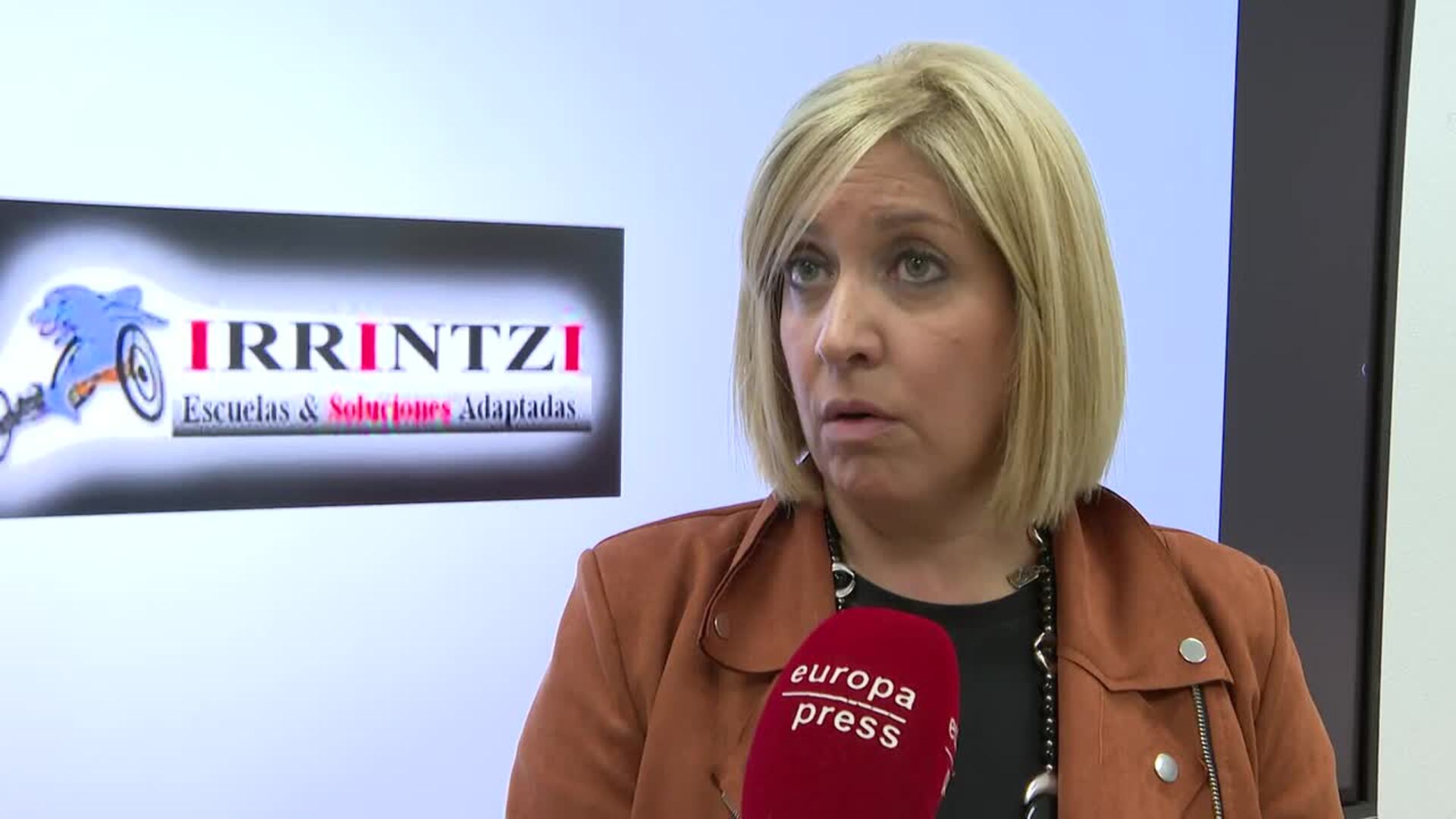 Profesora de autoescuela ve "necesario" inculcar "responsabilidad" a conductores de 17 años