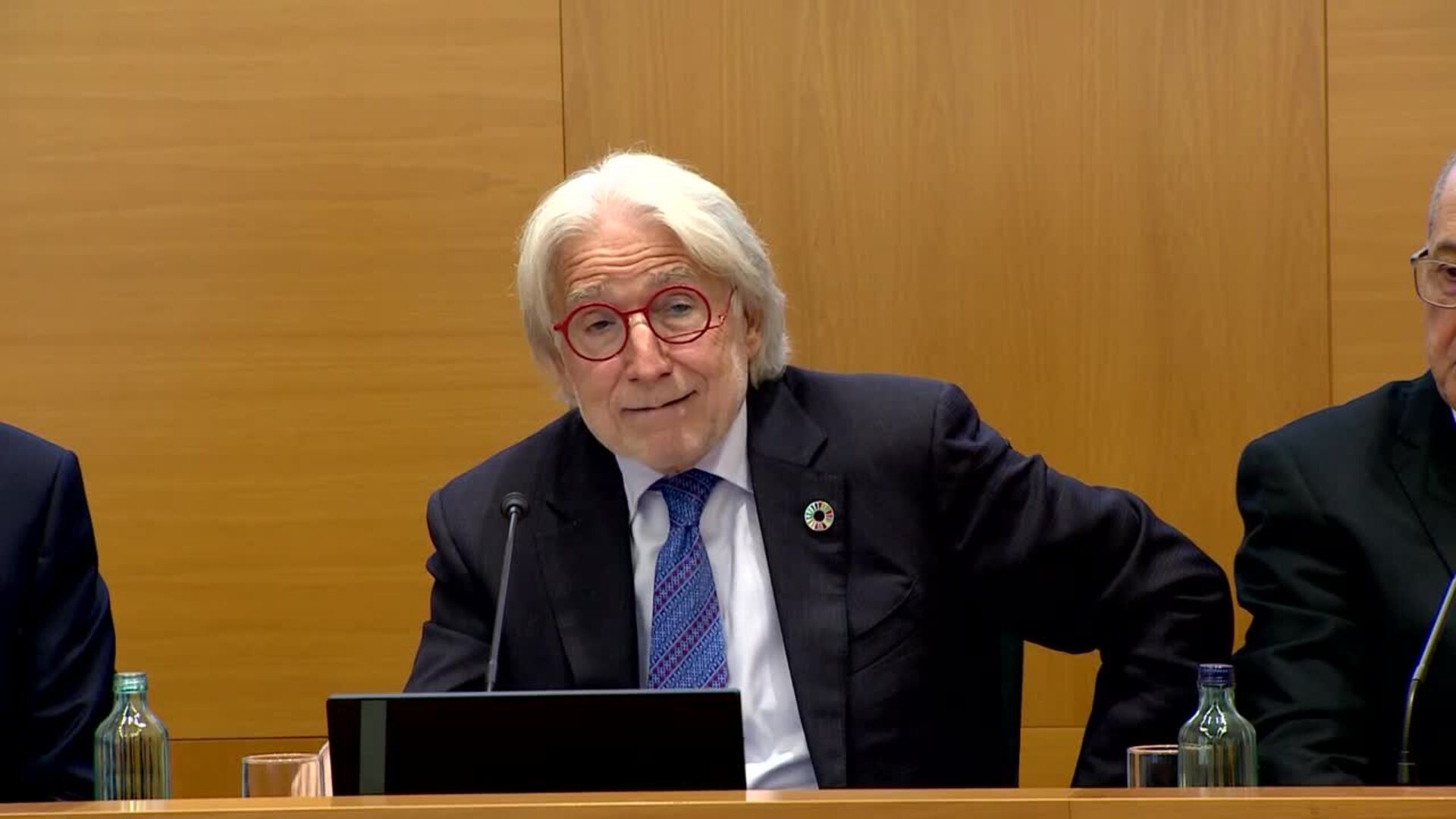 Foment pide modernizar la administración con IA ante ola de jubilaciones de la próxima década