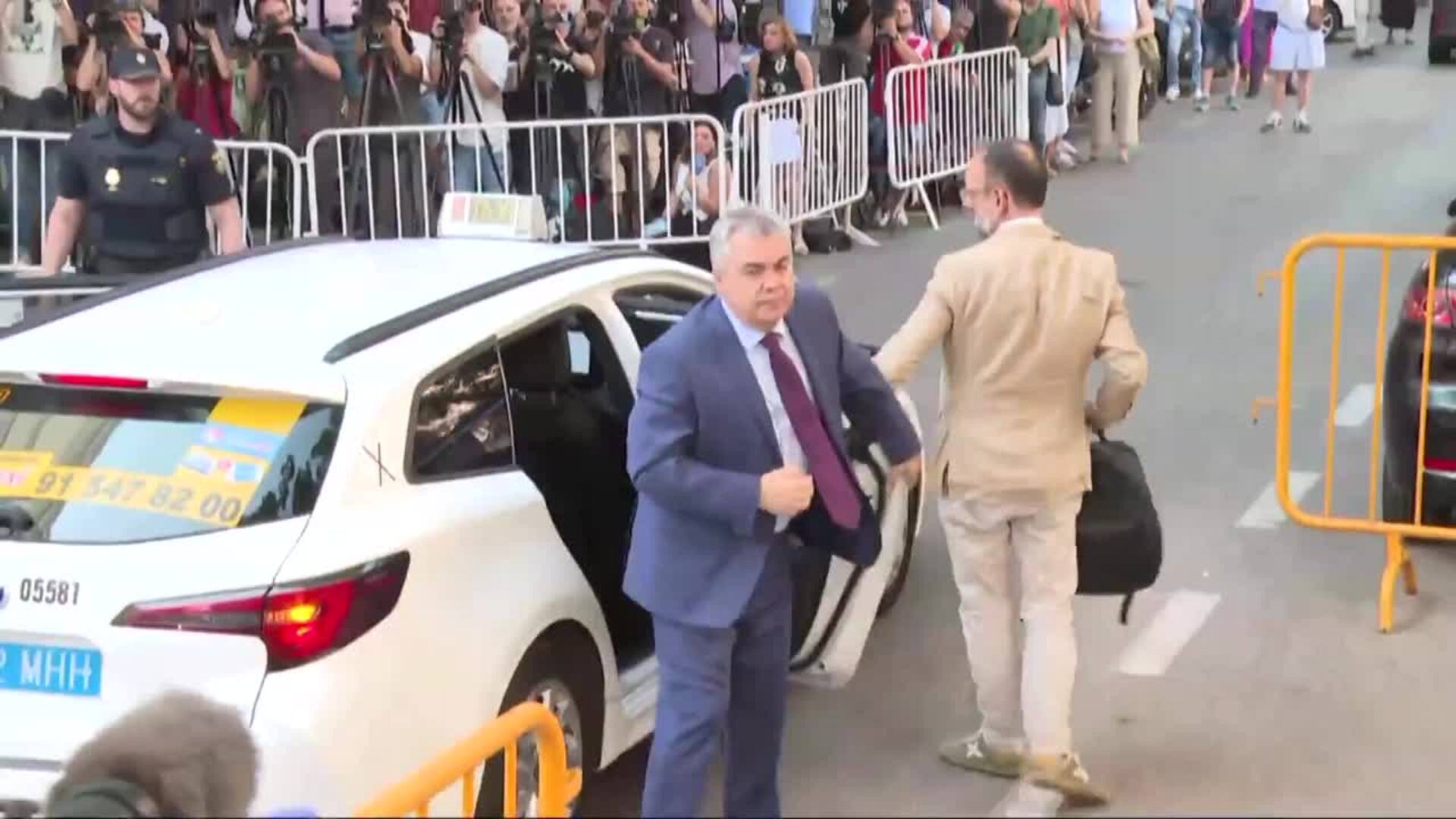 PSOE informa al TS de que retiró casi un millón de euros de su cuenta para pagos en metálico