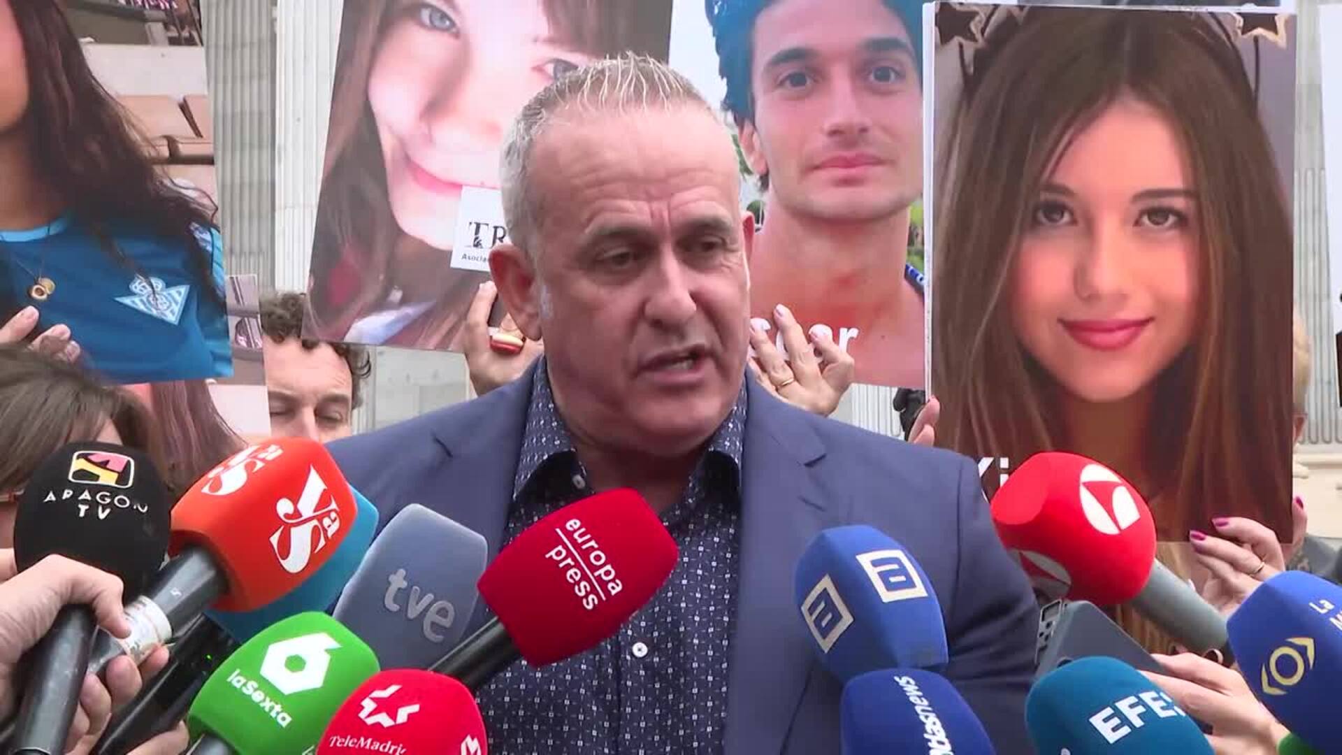 Familias víctimas de bullying avisan: "Va a haber muchos más suicidios"