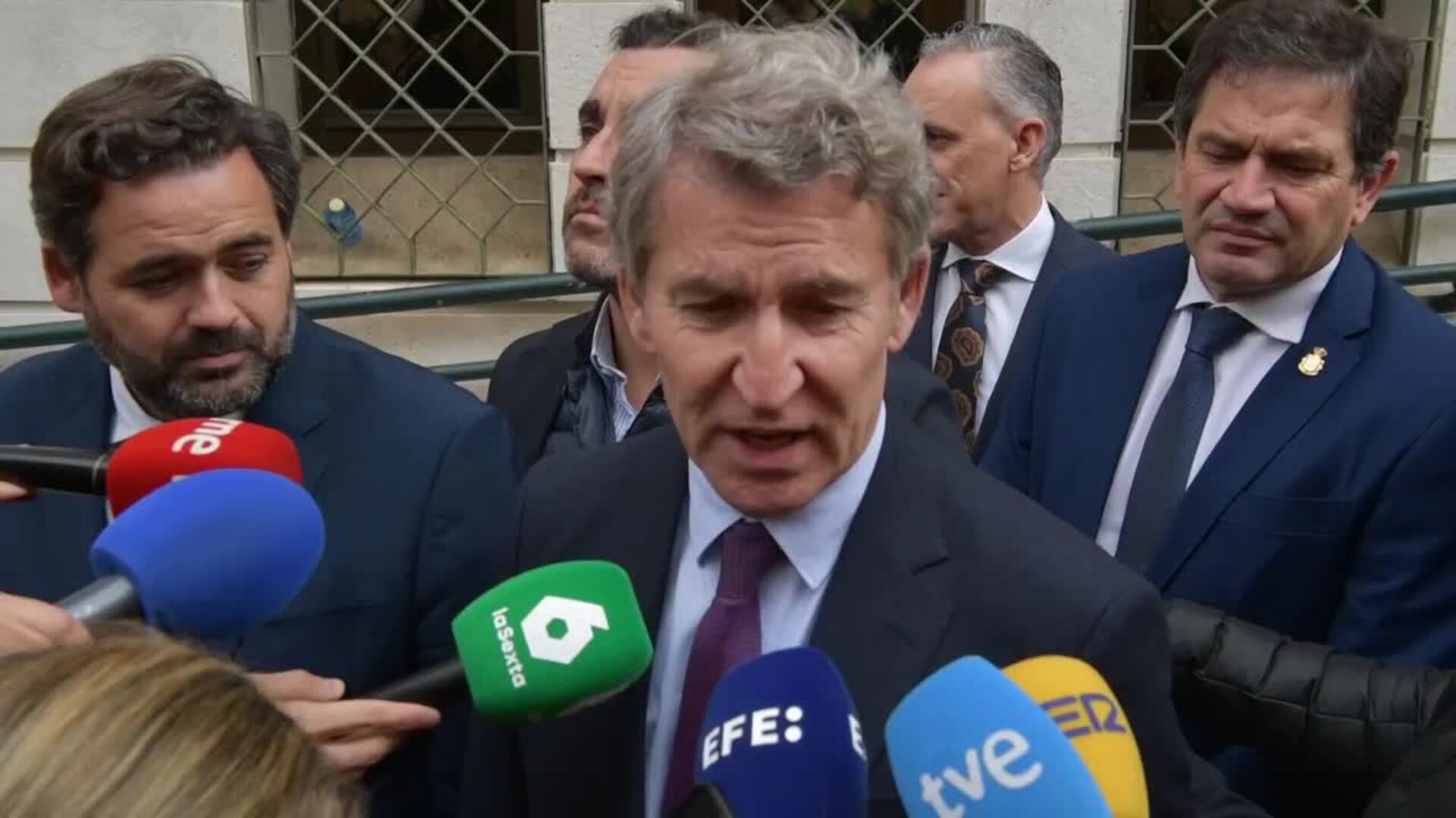 Feijóo: "Nosotros vamos a intentar cumplir con el pueblo valenciano"