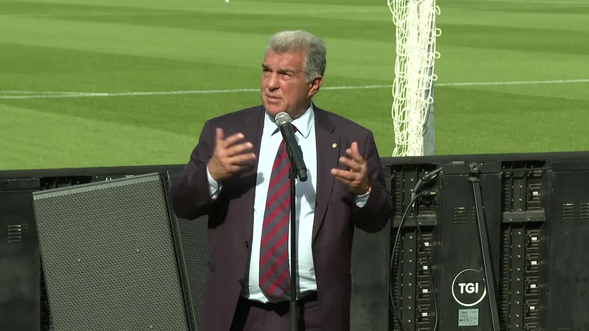 Laporta: "Ha sido un regreso al futuro, volveremos a vivir momentos míticos en el mejor campo"