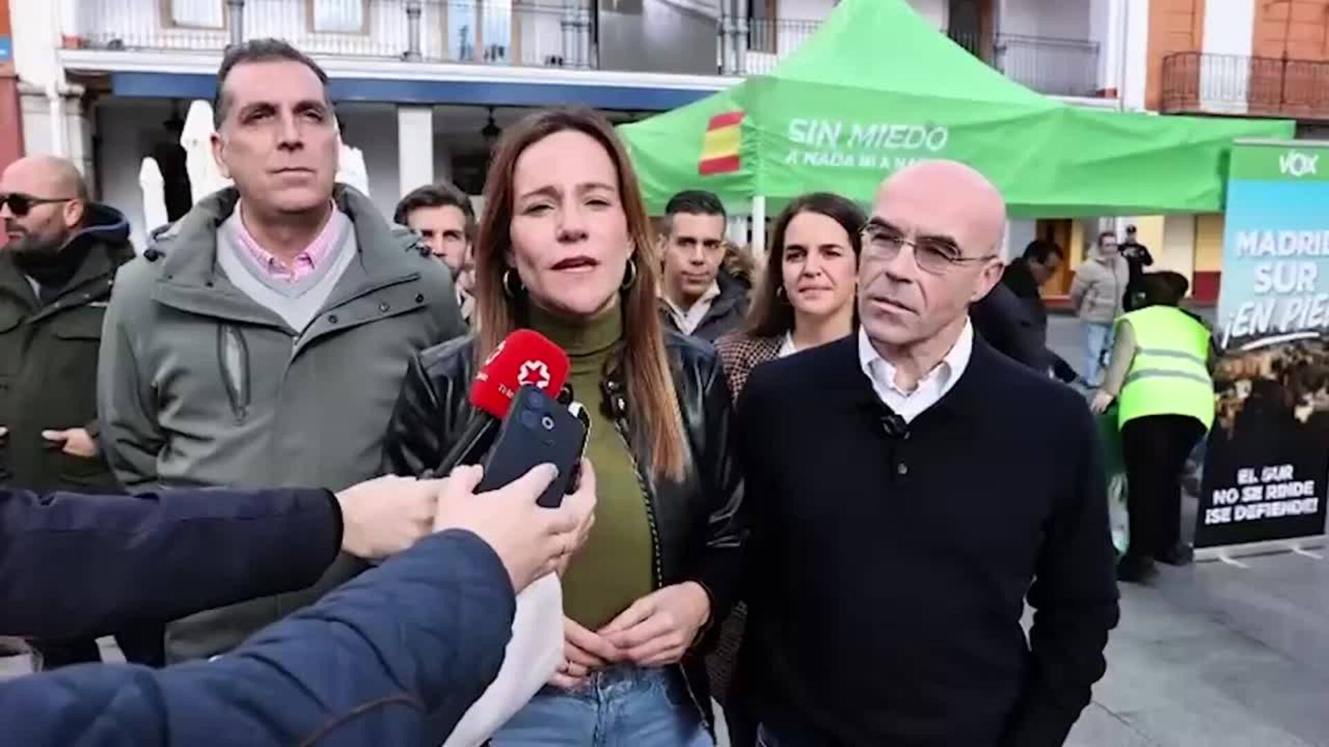 Vox dice que tiene "pies en la tierra junto a vecinos"