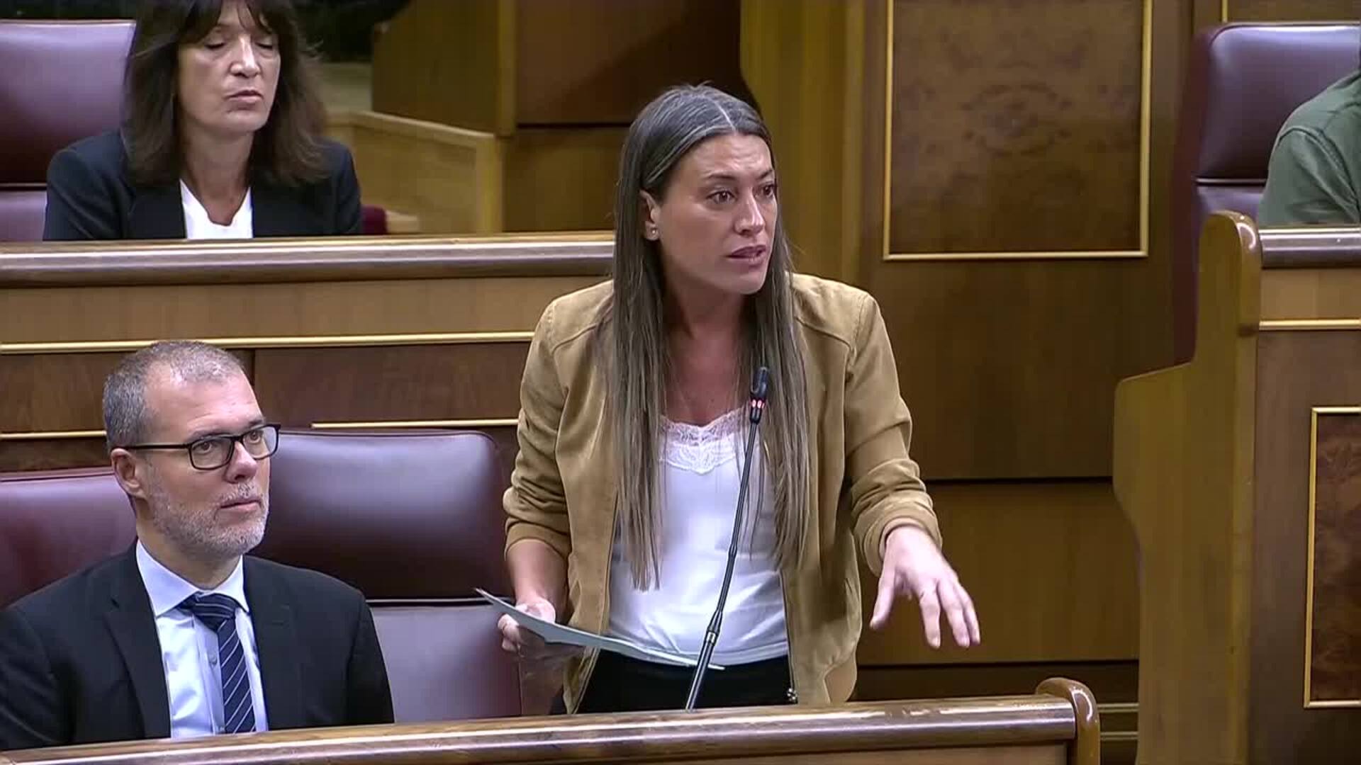 Sánchez presume de ayudas a autónomos y vivienda y Junts le acusa de "mentir"